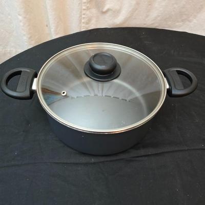 Good cook pan set and a silicone hot pad