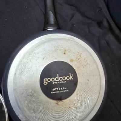 Good cook pan set and a silicone hot pad