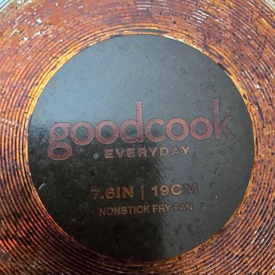 Good cook pan set and a silicone hot pad