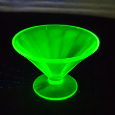 Vintage Green glass Federal Depression Vaseline Uranium Glass Sherbet Dessert Cups Set of 6 (1 of 2)