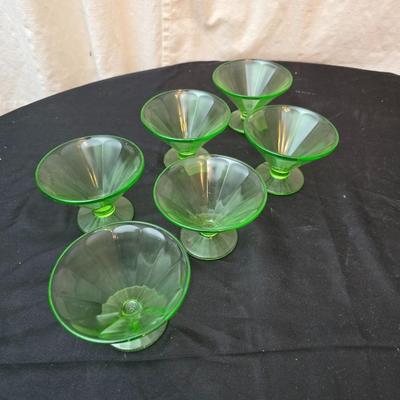 Vintage Green glass Federal Depression Vaseline Uranium Glass Sherbet Dessert Cups Set of 6 (1 of 2)