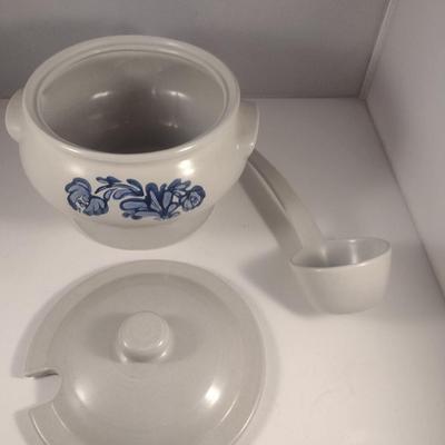 Pfaltzgraff Yorktowne Pottery Covered Soup Tureen with Ladle