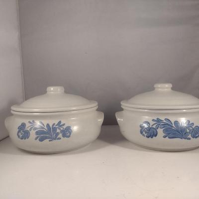 Pfaltzgraff Yorktowne Pottery Pair of Covered Vegetable Bowls