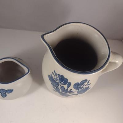 Pfaltzgraff Yorktowne Pottery Pair of Pitchers
