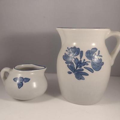 Pfaltzgraff Yorktowne Pottery Pair of Pitchers