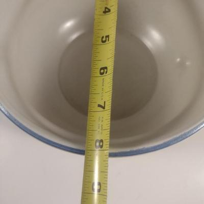 Pfaltzgraff Yorktowne Pottery Batter Bowl with Handle and Spout