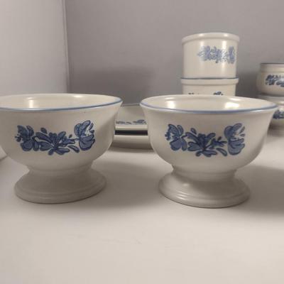 Collection of Assorted Pfaltzgraff Yorktowne Pottery