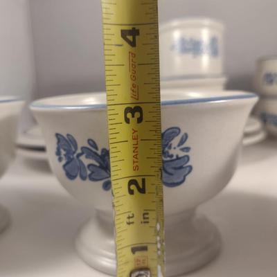 Collection of Assorted Pfaltzgraff Yorktowne Pottery