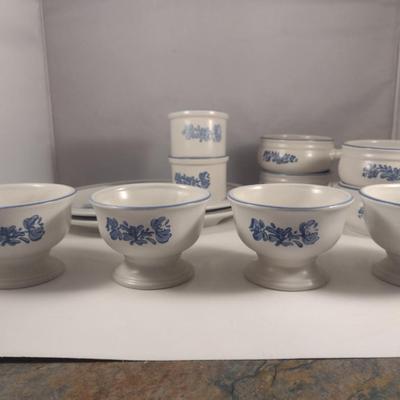Collection of Assorted Pfaltzgraff Yorktowne Pottery