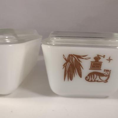 Vintage Set of Three Pyrex Refrigerator Dishes with Lids- Early American Pattern