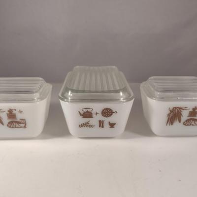 Vintage Set of Three Pyrex Refrigerator Dishes with Lids- Early American Pattern