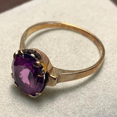 10k Yellow Gold Ring - 2.3 Grams size 6