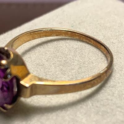 10k Yellow Gold Ring - 2.3 Grams size 6