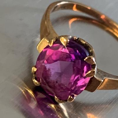 10k Yellow Gold Ring - 2.3 Grams size 6