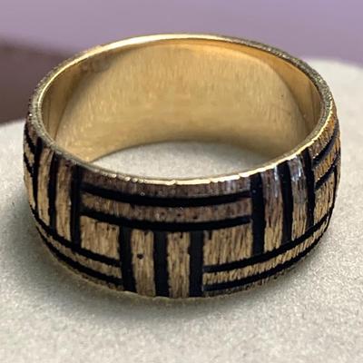 14k Yellow Gold Band / Ring - 5.5 grams size 6