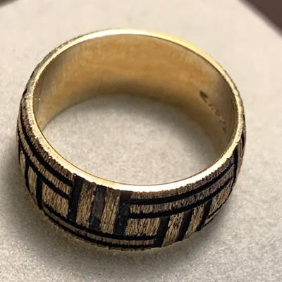 14k Yellow Gold Band / Ring - 5.5 grams size 6