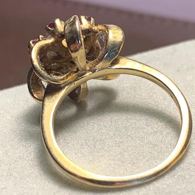 14k Yellow Gold Ring - 4.2 grams - missing stone size 6.5