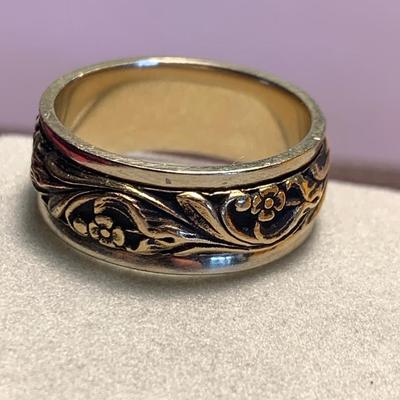 14k White Gold Ring / Band - 8 grams size 8