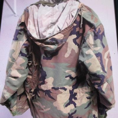 Sale Photo Thumbnail #2494: Cold Weather Field Camo Coat Size Medium Regular