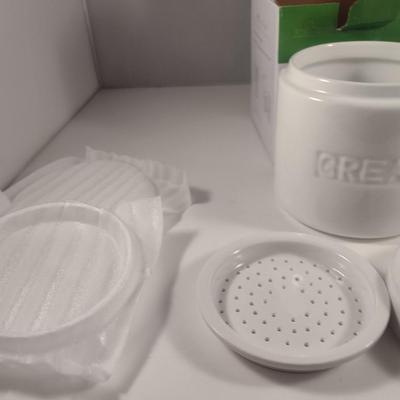 Ceramic Grease Container with Strainer- New in Box