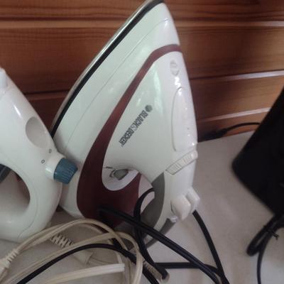 Collection of Kitchen Appliances