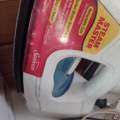 Collection of Kitchen Appliances