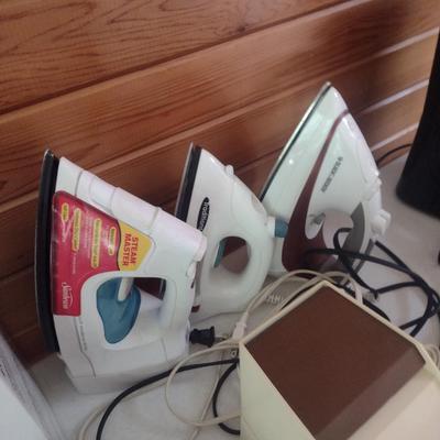 Collection of Kitchen Appliances