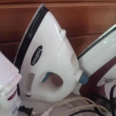 Collection of Kitchen Appliances
