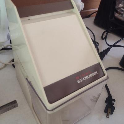 Collection of Kitchen Appliances