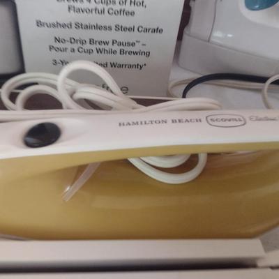 Collection of Kitchen Appliances