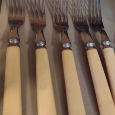 Collection of Kitchen Ware