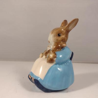 Beswick England Beatrix Potter 'Mrs. Rabbit & Bunnies' Figurine- Approx 3 1/2" Tall
