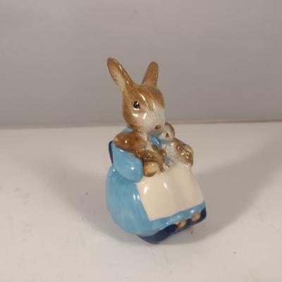 Beswick England Beatrix Potter 'Mrs. Rabbit & Bunnies' Figurine- Approx 3 1/2" Tall