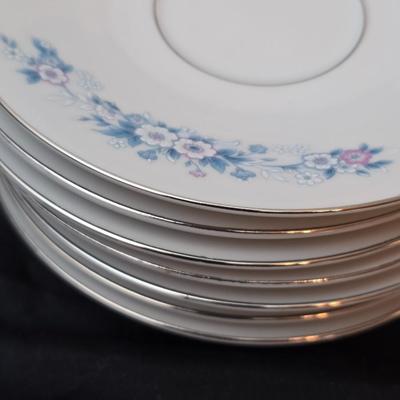 Carlton Japan Carla 506 dinnerware set - Service for 8 with serving bowl, sugar and creamer