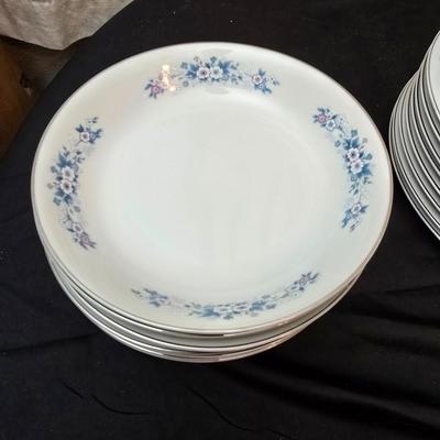 Carlton Japan Carla 506 dinnerware set - Service for 8 with serving bowl, sugar and creamer