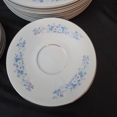 Carlton Japan Carla 506 dinnerware set - Service for 8 with serving bowl, sugar and creamer