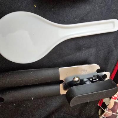 Kitchen cooking utensils and Kitchen gadgets