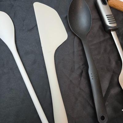 Kitchen cooking utensils and Kitchen gadgets