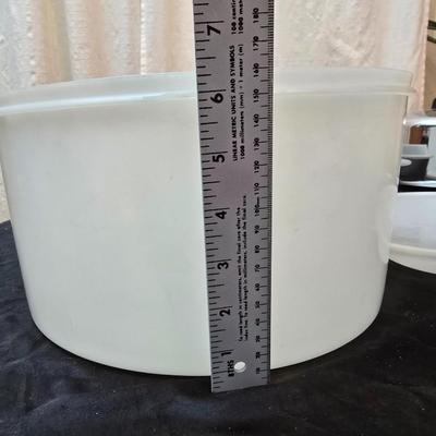 Make a cake - any kind of cake! With stainless steel cake cover and more