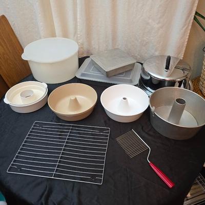 Make a cake - any kind of cake! With stainless steel cake cover and more