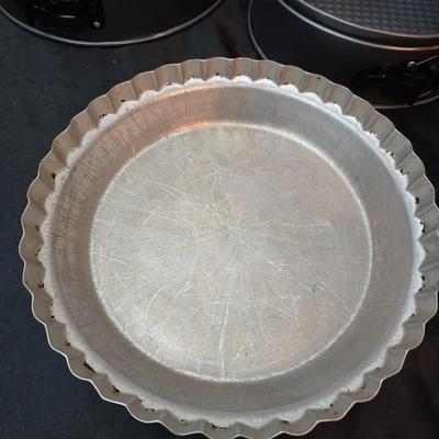 Pies, Bundt cakes, spring pans, bread pans, and more