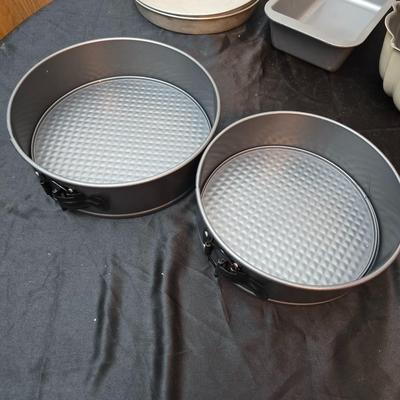 Pies, Bundt cakes, spring pans, bread pans, and more