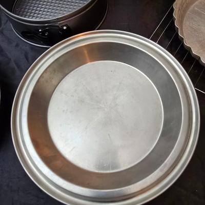 Pies, Bundt cakes, spring pans, bread pans, and more