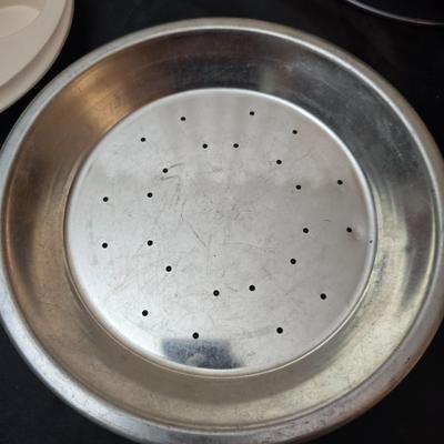 Pies, Bundt cakes, spring pans, bread pans, and more