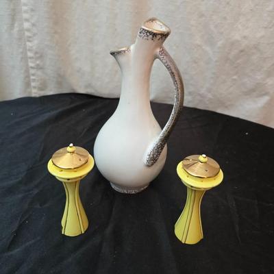 Vintage ceramic Double bud vase and a set of vintage space needle - Seattle Washington Mold salt & pepper shakers