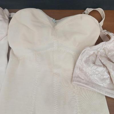 Women's undergarments - Bra's and corsets - some new with tags
