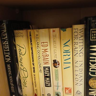 Assortment of hardback books - Robert James Waller - John Sandford - Anne Perry - Colin Dexter and more