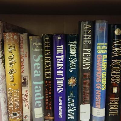 Assortment of hardback books - Robert James Waller - John Sandford - Anne Perry - Colin Dexter and more