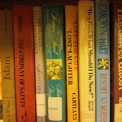 Assortment of hardback books - Robert James Waller - John Sandford - Anne Perry - Colin Dexter and more