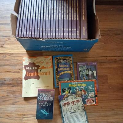 Set of Young students learning Library volumes 1 - 23 With atlas and dictonary